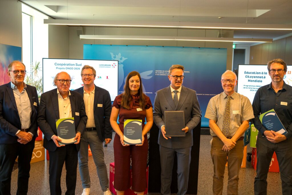 Signature de l'Accord Cadre T.E.A.M. le 6 juillet 2026 entre la Croix-Rouge luxembourgeoise, le MAEE, CARE Luxembourg et Handicap International Luxembourg